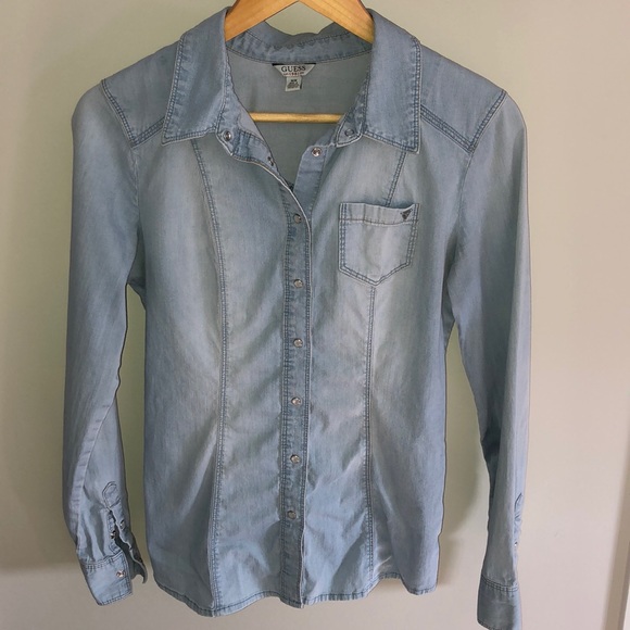 Guess Light Wash Chambray Button Down - Picture 2 of 4